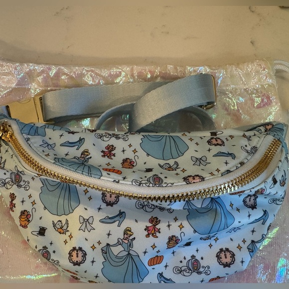 Stoney Clover Lane Cinderella Countdown to Midnight Fanny Pack used once. - Picture 6 of 6